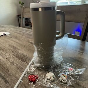 40oz Gray Drink Tumbler